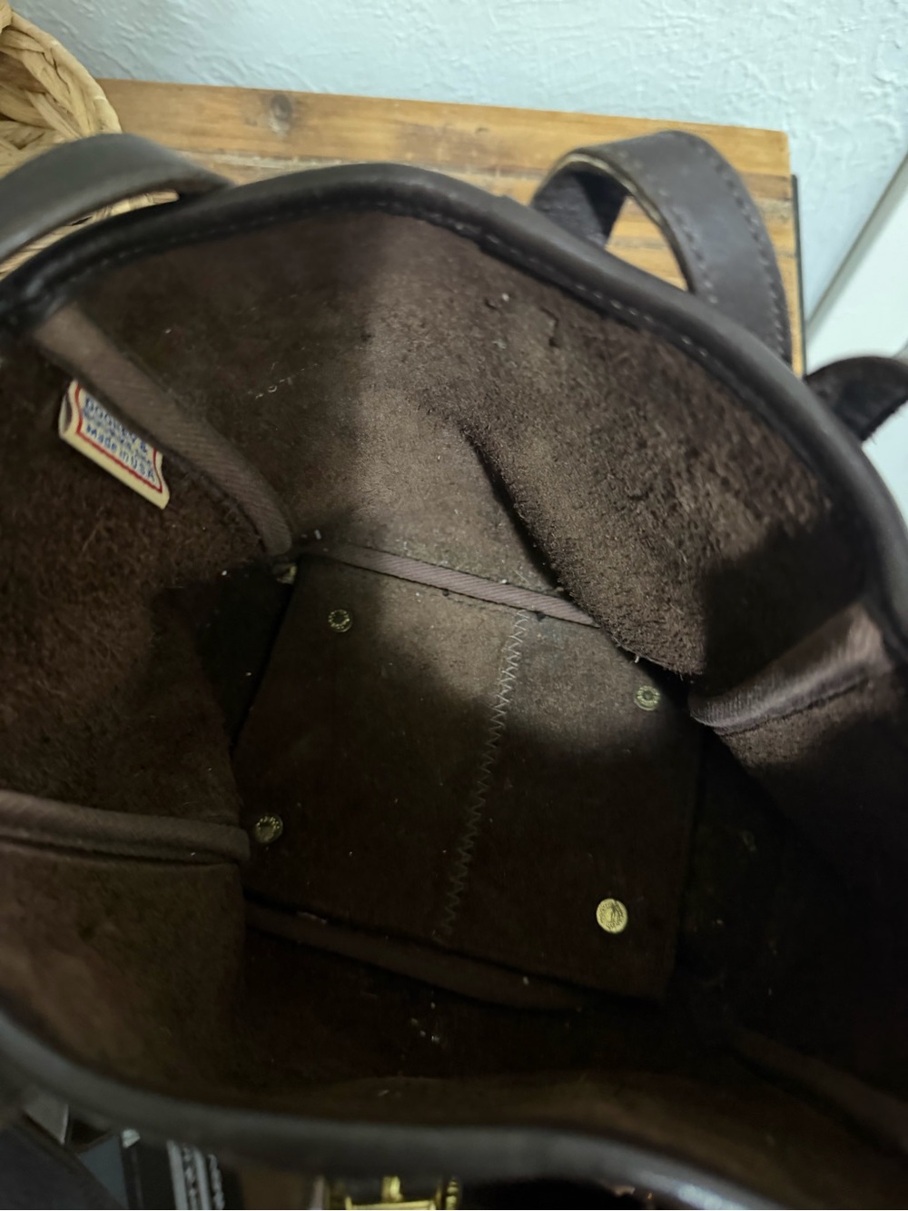 Vintage Dooney & Bourke Dark Brown Leather Shoulder Bag with Gold Hardware - Picture 5 of 7